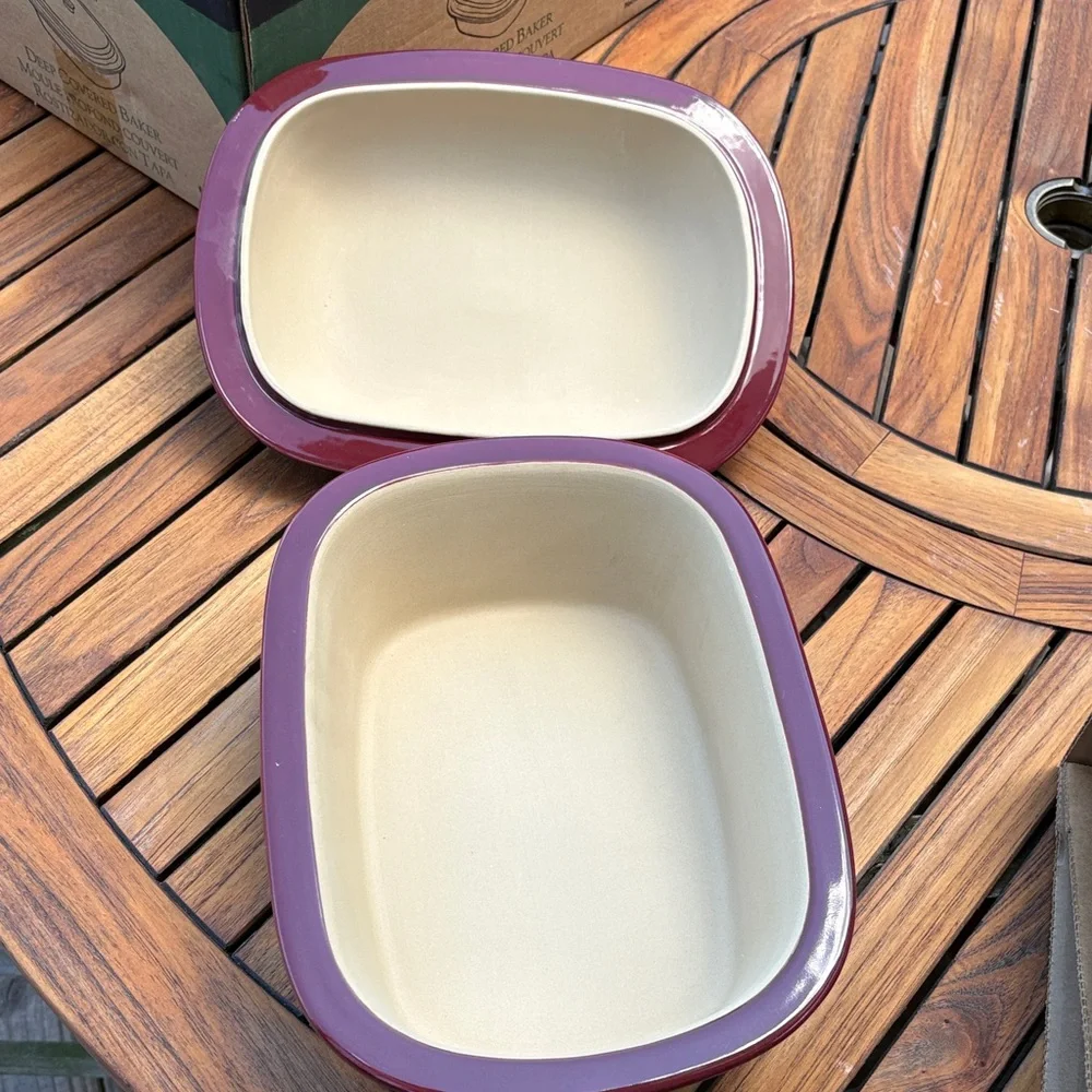 The Pampered Chef Deep Covered Baker in Burgundy Red Ceramic
